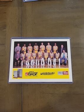 1983-84 BASF Basketball Los Angeles Lakers TEAM CARD MAGIC JOHNSON EX/MT+